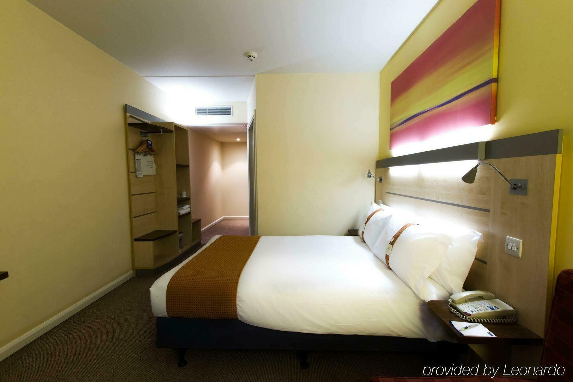 Holiday Inn Express London - Watford Junction, An Ihg Hotel Zewnętrze zdjęcie
